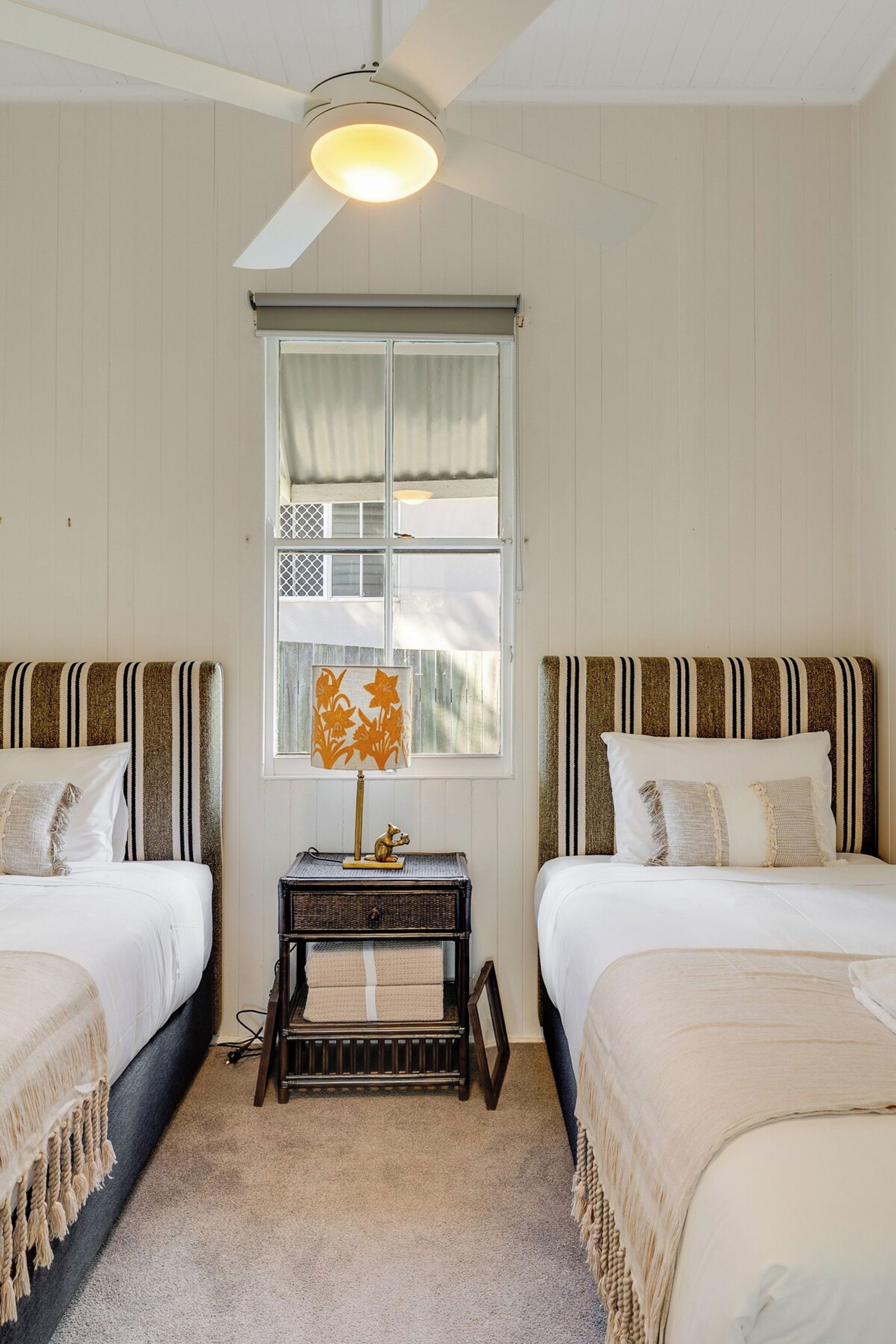 Iron/ironing board, free WiFi, bed sheets