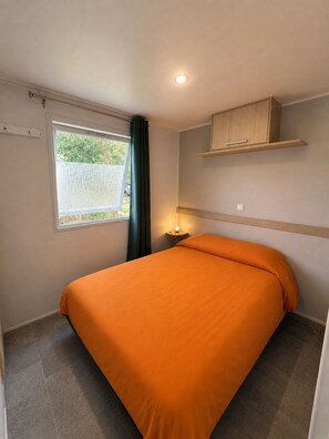 3 bedrooms - Mobilhome 8 pers. Vineyard view near river peyroche Ruoms &Vallon-Pont-d'Arc (Labeaume)