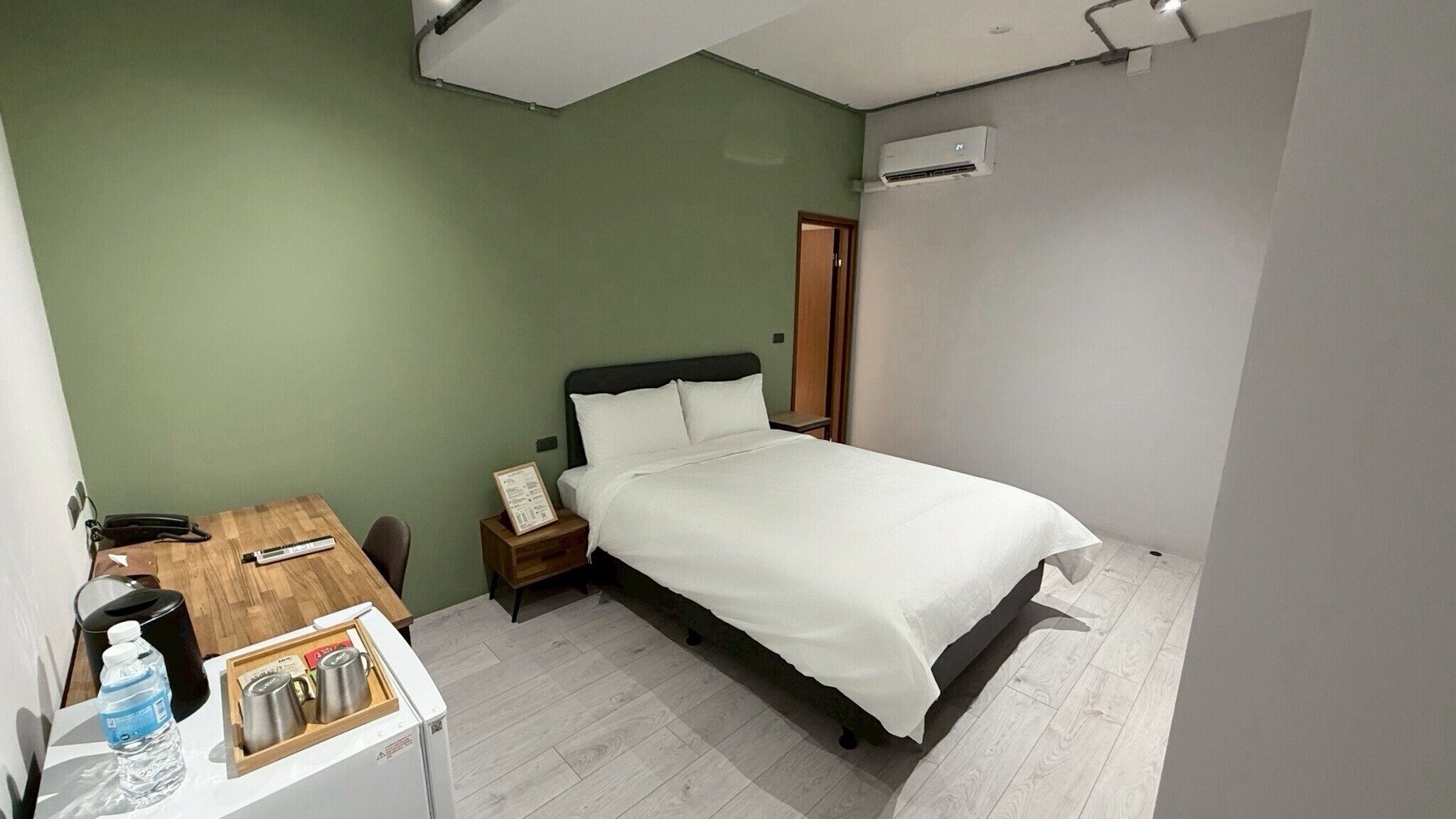 Superior Room | Desk, WiFi (free), bed sheets
