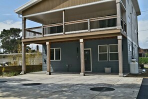 Exterior - New - Salt and Sky Neskowin Coastal Retreat - one block from Neskowin Beach (Neskowin)
