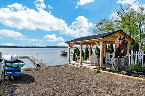 Saratoga Lakehome w Beach, Near Track - Cottage A1