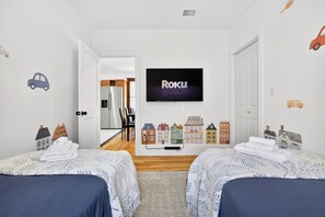 5 habitaciones, tabla de planchar con plancha, wifi y ropa de cama 