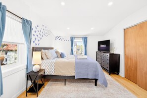 5 bedrooms, iron/ironing board, WiFi, bed sheets - The Milton Manor 5BR 2BA - Sleeps 10 - Unit 2 - FIFA World Cup 2026 (Milton)