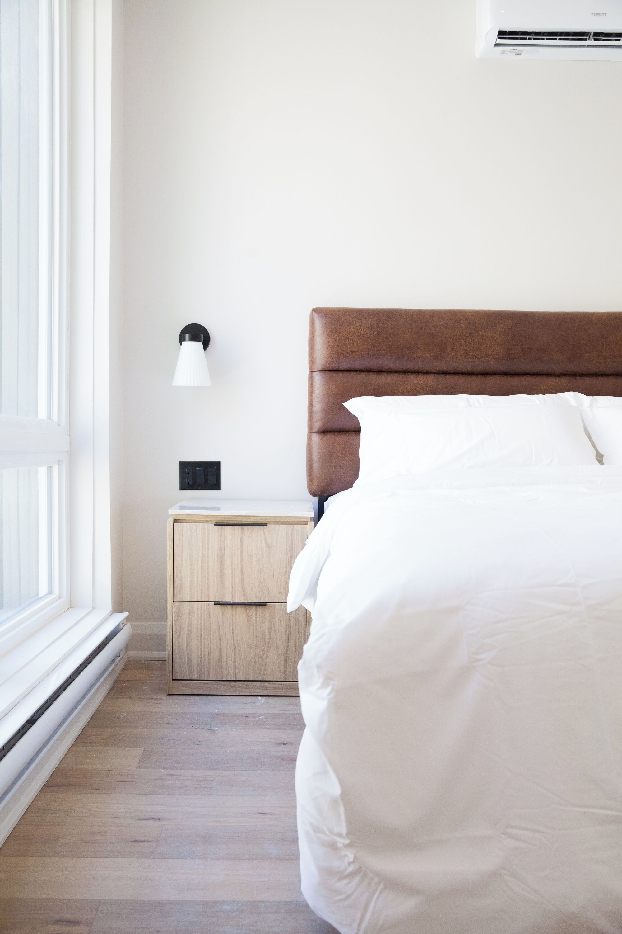 In-room safe, desk, laptop workspace, soundproofing