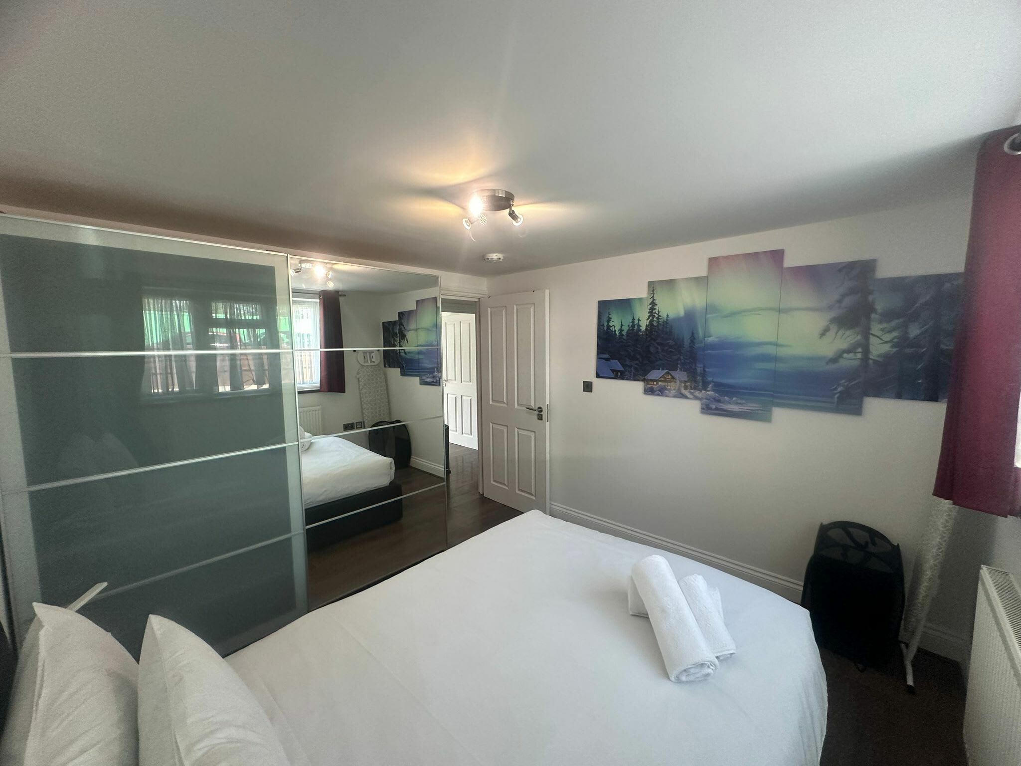 2 bedrooms, iron/ironing board, Internet, bed sheets