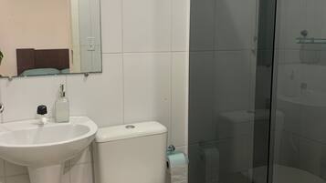 Bidet, håndklæder, Sæbe, Toiletpapir