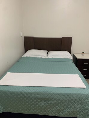 Internet, bed sheets - Vrbo Property (Penha)