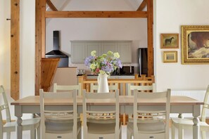 Dining - The Lady Rothschild Dairy (Peterborough)