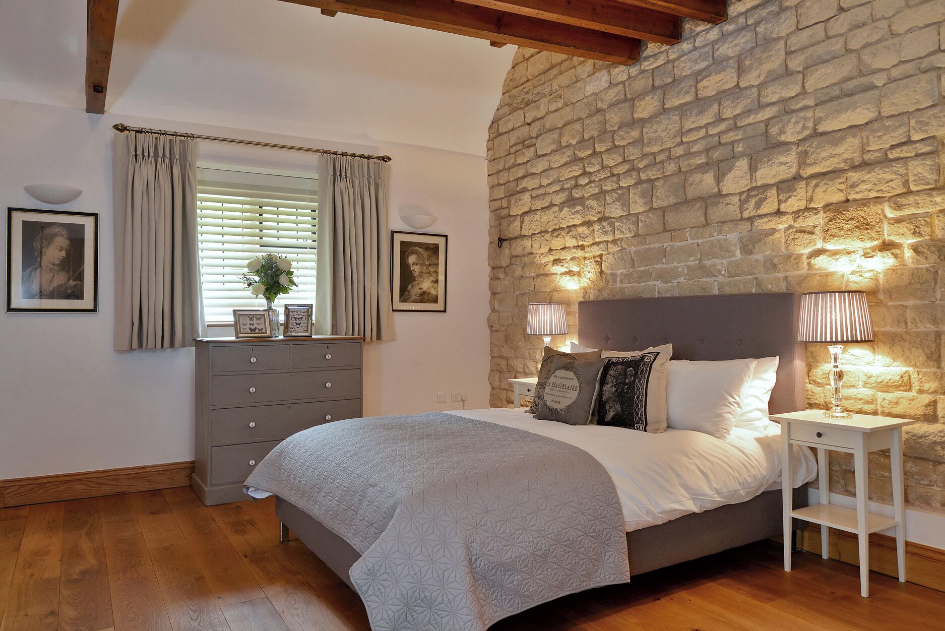 13 bedrooms, WiFi (free), individually decorated, individually furnished