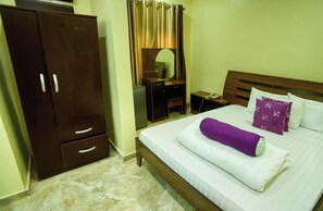 Comfort Room, Balcony, City View | Desk, laptop workspace, blackout curtains, soundproofing - Twist Hotels (Ikeja)