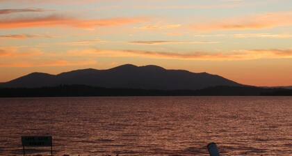 Marvelous 4-bedroom villa with AC in charming Chester. Lake Almanor Home