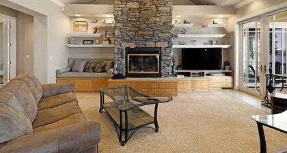 Marvelous 4-bedroom villa with AC in charming Chester. Lake Almanor Home
