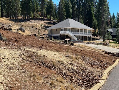 Marvelous 4-bedroom villa with AC in charming Chester. Lake Almanor Home