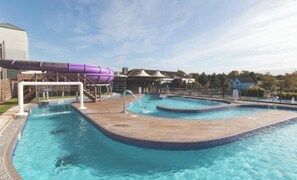 Pool - Cozy Caravan With Decking and Parking (Blackpool)