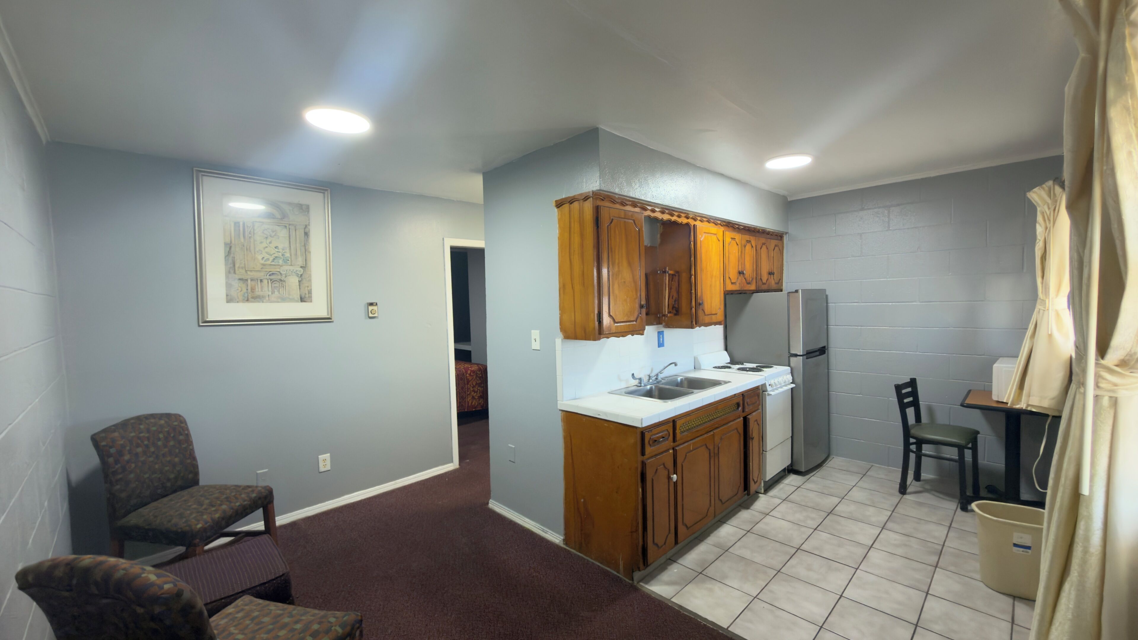 Deluxe Studio | Laptop workspace, free WiFi