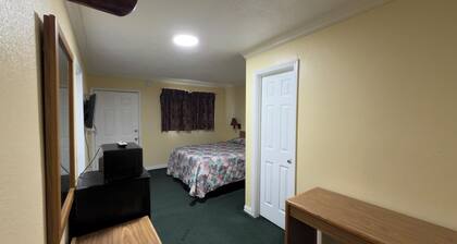 Ada Inn & Suites