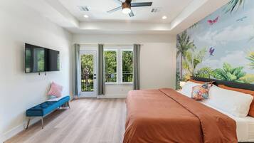 4 bedrooms, iron/ironing board, WiFi, bed sheets