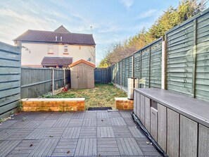 Terrace/patio - Stylish 2 BDR house in Grays Essex (Grays)