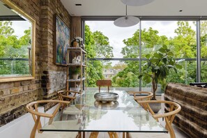 Dining - Luxury 3BDR Home with Terrace in West London (Greater London)