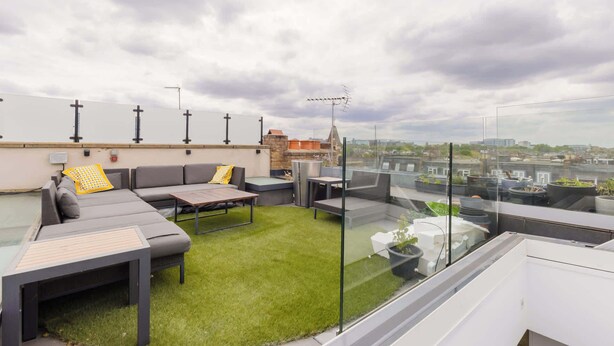 Terrace/patio - Luxury 3BDR Home with Terrace in West London (Greater London)