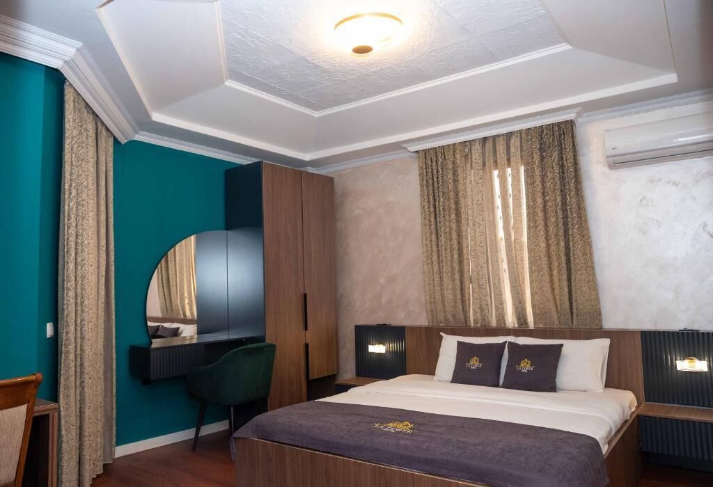 Habitación doble estándar, vista a la ciudad | Wifi gratis 