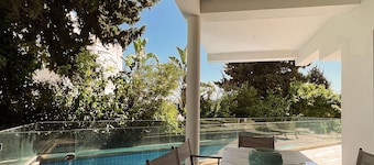 Carthage Villa 3BR Luxury Pool Garden