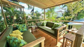 House, 3 Bedrooms | Balcony