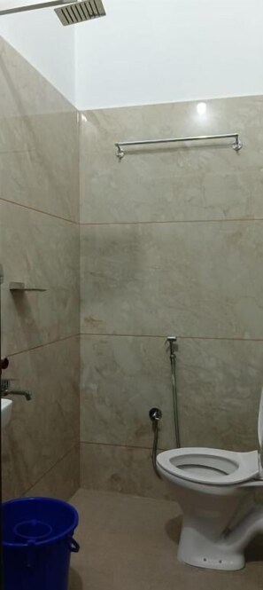 Chambre Quadruple | Salle de bain