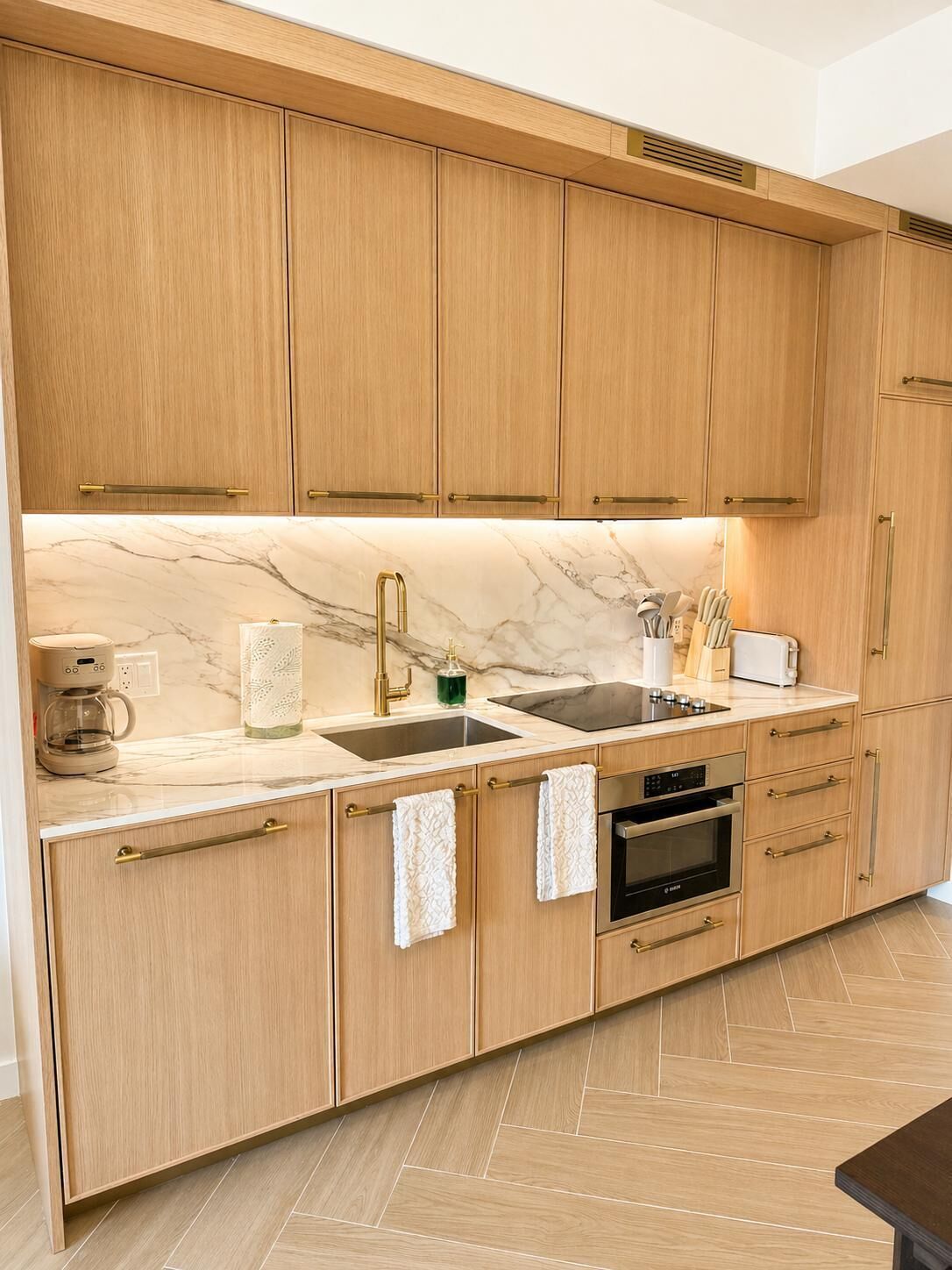 Comfort Apartment, Balcony, City View | Private kitchen | Full-sized fridge, microwave, oven, stovetop