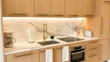 Comfort Apartment, Balcony, City View | Private kitchen | Full-sized fridge, microwave, oven, stovetop