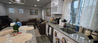 Charming 2-bedroom townhome with AC in peaceful Morristown