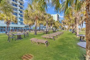 Outdoor dining - Direct Oceanfront Condo with Stunning Views! (Myrtle Beach)