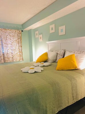 1 bedroom, iron/ironing board, WiFi, bed sheets - Waveside Retreat • Bright 1BR with Balcony (Myrtle Beach)