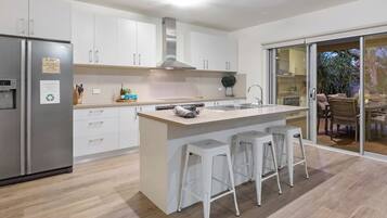 Fridge, microwave, oven, coffee/tea maker
