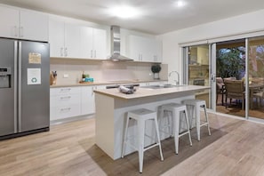 Fridge, microwave, oven, coffee/tea maker