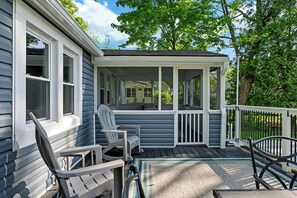 Terrace/patio - Saratoga Lakehome w Beach, Near Track -Cottage C1 (Saratoga Springs)
