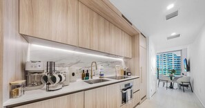Fridge, microwave, oven, stovetop - Luxury Viceroy Brickell Condo | Sea View & Parking (Miami)