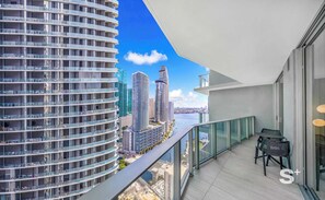 Property grounds - Luxury Viceroy Brickell Condo | Sea View & Parking (Miami)