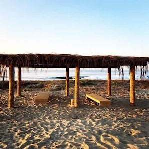 Una spiaggia nelle vicinanze