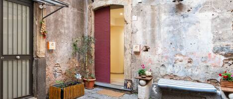 House | 1 bedroom