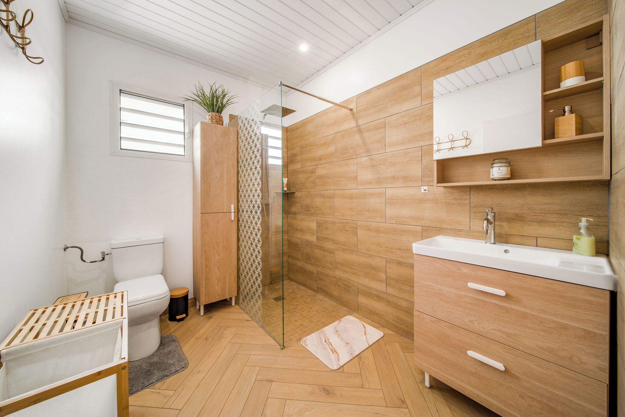 Towels, toilet paper