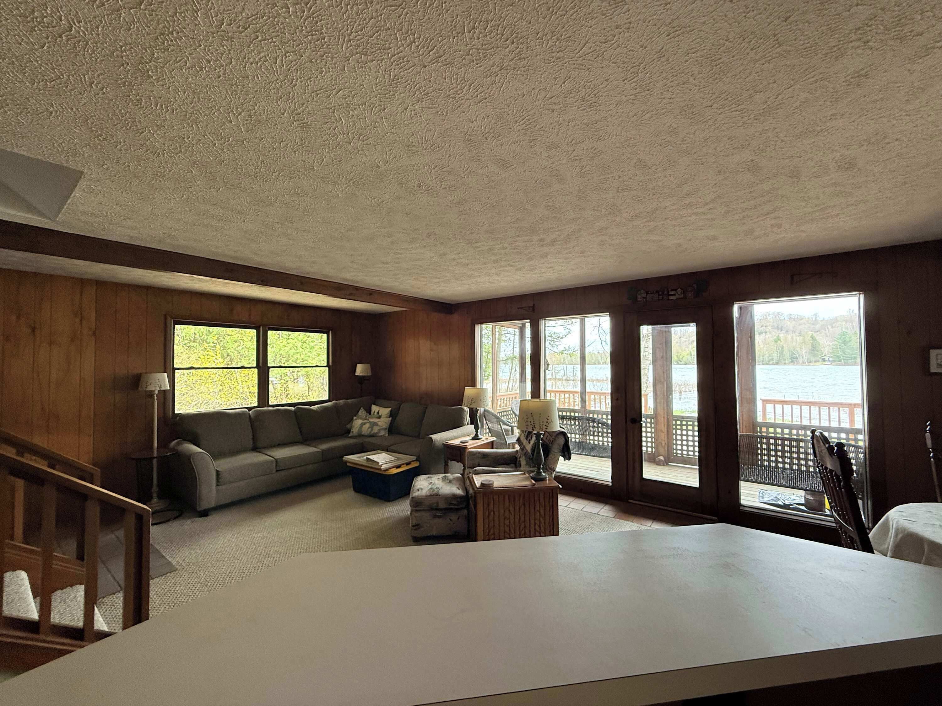 TV, fireplace, offices