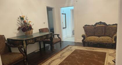 2-bedroom building in cool Richmond with refreshing AC