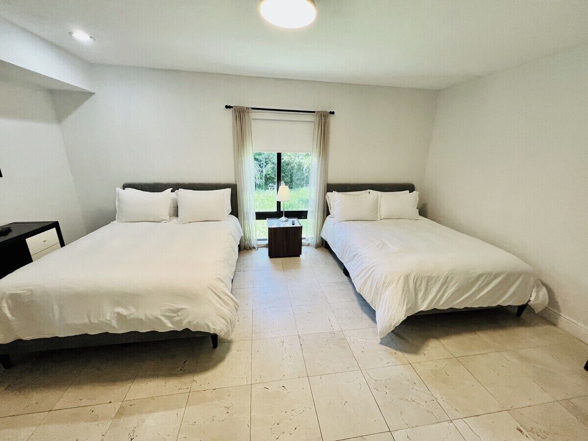 WiFi, bed sheets