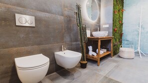 Jetted tub, hair dryer, bidet, towels - EDEN LUXURY ROOMS & GARDEN (Modugno)