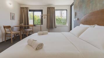 WiFi, bed sheets