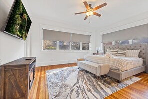 3 Schlafzimmer, Schreibtisch, Bügeleisen/Bügelbrett, Reisekinderbett