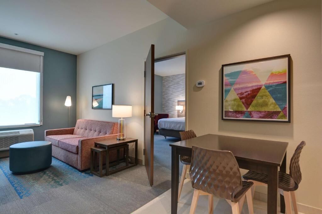 Beachside Suite | Pool & Gym Access | Free Breakfast Included - Panama City, FL