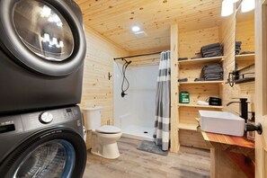 Bathroom - The Emerald Haven @ Patoka Lake (Birdseye)