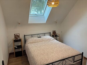 Iron/ironing board, WiFi, bed sheets - Vrbo Property (Ambon)